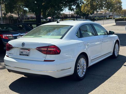 Used 2017 Volkswagen Passat 1.8T SE image 4