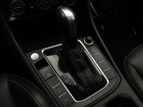 Used 2021 Volkswagen Jetta R-Line FWD image 36
