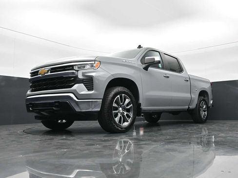 Used 2024 Chevrolet Silverado 1500 LT AWD/4WD image 24