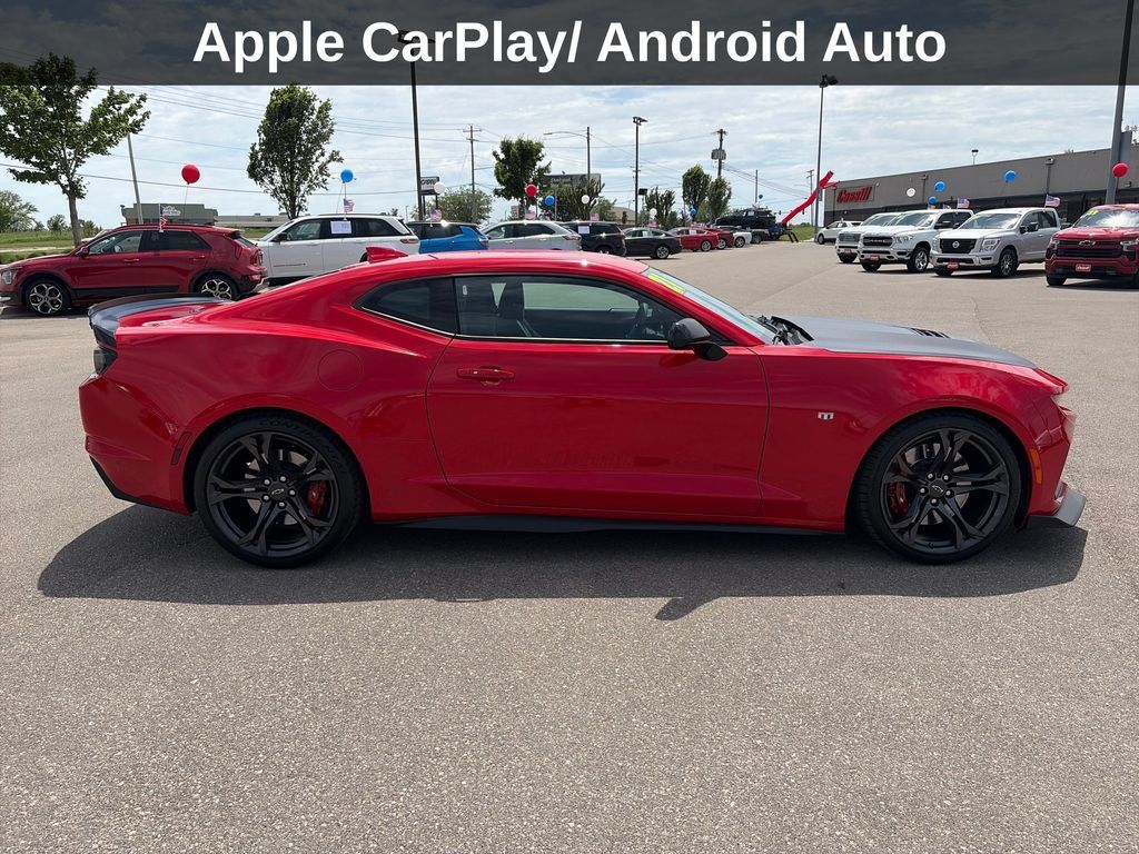 Used 2021 Chevrolet Camaro SS RWD image 7