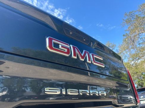 Used 2021 GMC Sierra 1500 SLT w/ SLT Premium Package RWD image 44