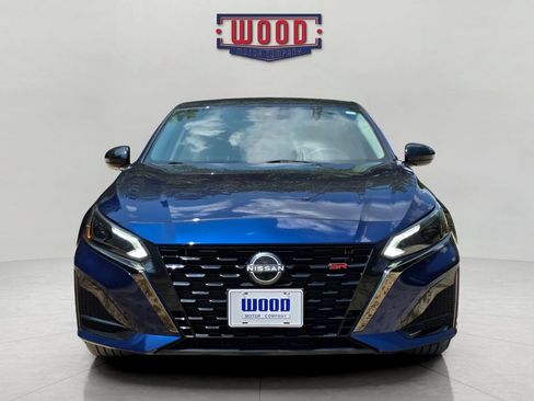 Used 2023 Nissan Altima 2.5 SR w/ SR Premium Package AWD/4WD image 5