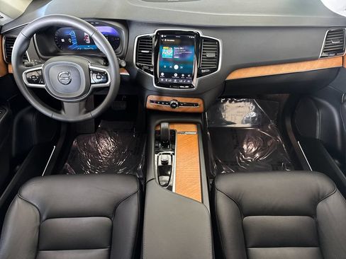 Certified 2023 Volvo XC90 T8 Plus AWD/4WD image 12