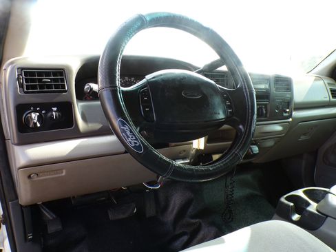 Used 1999 Ford F250 Lariat image 28