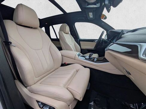 Used 2022 BMW X5 sDrive40i w/ Parking Assistance Package image 24