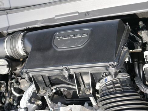 Used 2024 Jeep Compass Latitude image 9