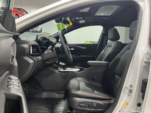 Used 2025 Buick Envista Avenir image 13