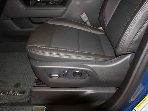 New 2026 GMC Sierra 2500 Denali w/ Denali Reserve Package image 9