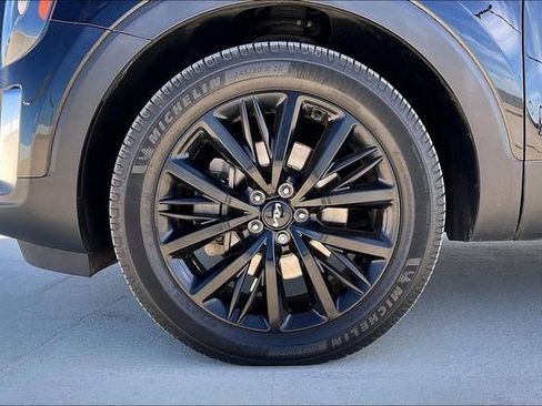 Used 2022 Kia Telluride SX w/ Towing Package image 9