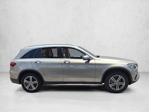Used 2022 Mercedes-Benz GLC 300 image 4