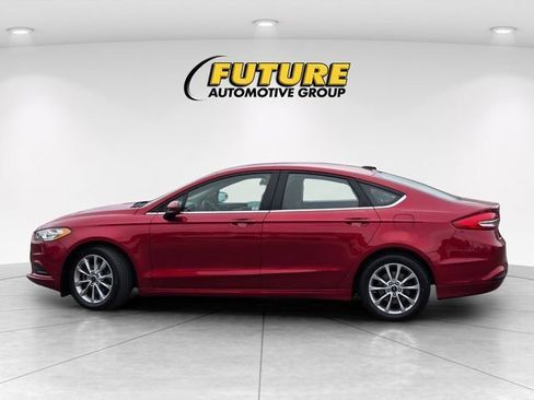 Used 2017 Ford Fusion SE w/ Fusion SE Technology Package FWD image 9