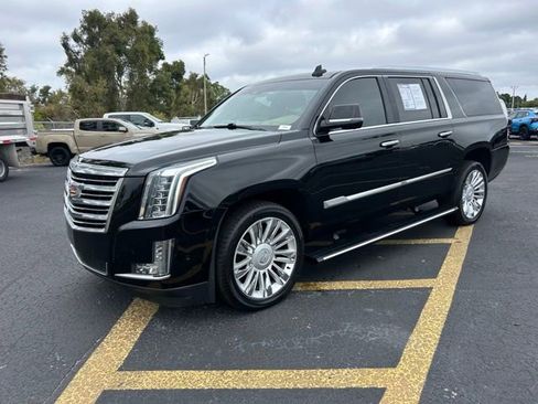 Used 2020 Cadillac Escalade ESV Platinum image 3