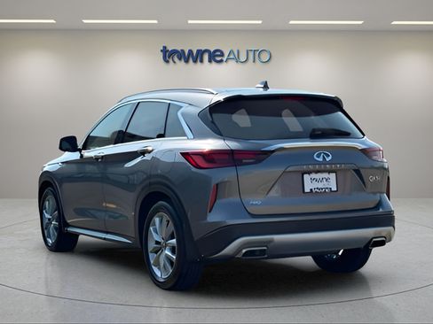 Used 2022 INFINITI QX50 Essential AWD/4WD image 3