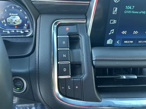 Used 2024 Chevrolet Suburban RST image 17