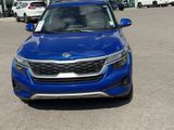 Certified 2021 Kia Seltos EX image 2