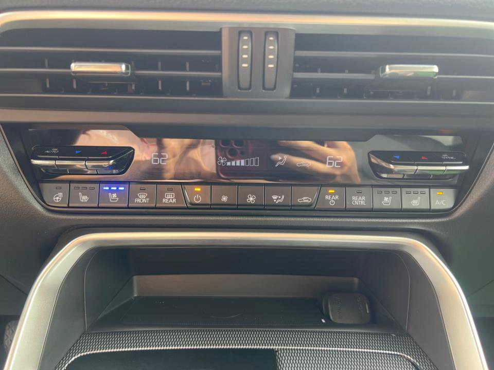 Certified 2026 MAZDA CX-90 Plug-In Hybrid w/ Preferred AWD/4WD image 18