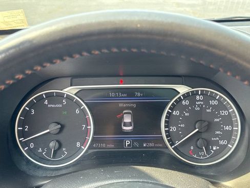 Used 2025 Nissan Sentra SR w/ SR Premium Package FWD image 18
