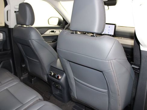 New 2026 Ford Explorer Active RWD image 32
