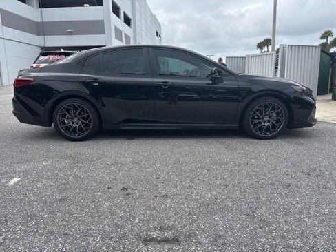 Used 2025 Toyota Camry SE w/ Convenience Package image 2