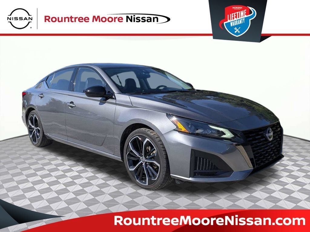Used 2025 Nissan Altima 2.5 SR FWD image 1