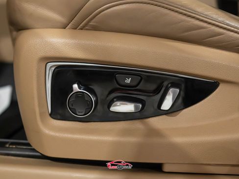 Used 2019 Cadillac Escalade ESV Platinum image 41