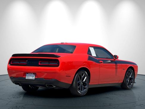 Used 2022 Dodge Challenger R/T w/ Blacktop Package RWD image 4