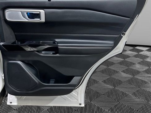 Used 2023 Ford Explorer ST w/ Technology Package image 17