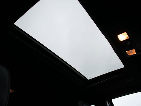 Used 2023 Toyota Tacoma Limited image 17