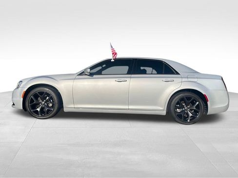 Used 2023 Chrysler 300 S RWD image 8