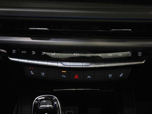 Used 2024 Cadillac XT4 Sport image 19