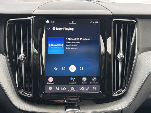 Certified 2025 Volvo XC60 B5 Plus image 23