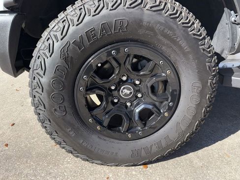 Used 2022 Ford Bronco Wildtrak image 40