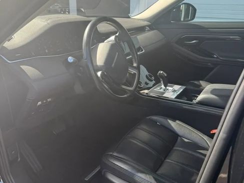 Used 2020 Land Rover Range Rover Evoque SE image 4