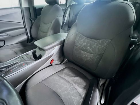 Used 2018 Chevrolet Volt LT w/ Comfort Package FWD image 20