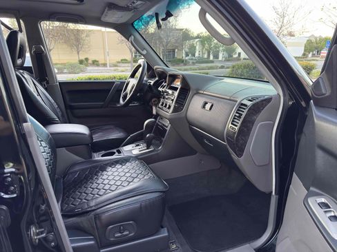 Used 2003 Mitsubishi Montero 20th Anniversary image 47