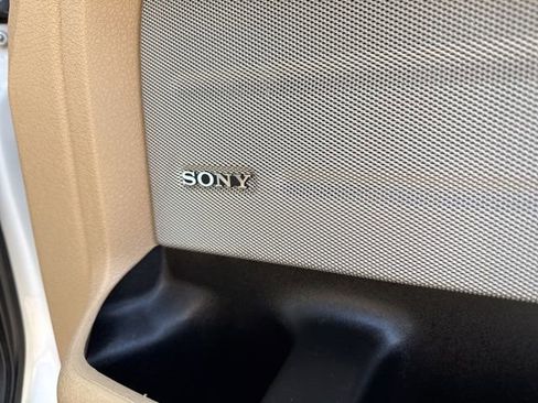 Used 2012 Ford F150 Lariat w/ Lariat Chrome Pkg image 19