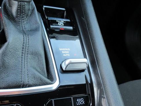 Used 2023 Jeep Compass Sport image 23