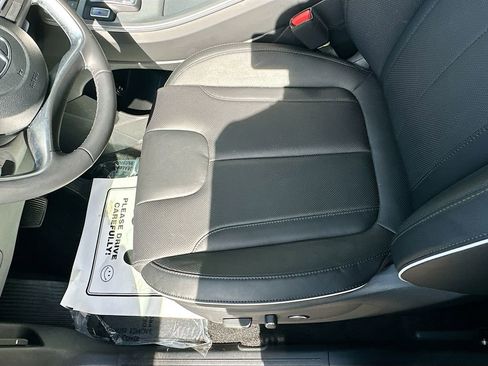 Used 2025 Hyundai Palisade SEL FWD image 19