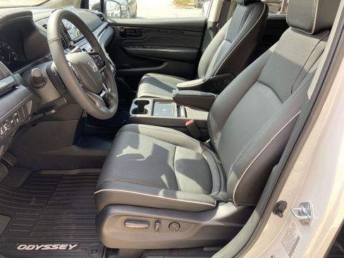 New 2026 Honda Odyssey Elite image 8