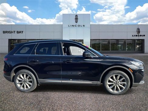 Certified 2022 Lincoln Corsair AWD w/ Premium Package image 4