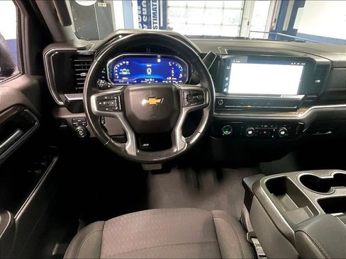 Used 2023 Chevrolet Silverado 1500 LT AWD/4WD image 17