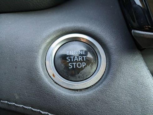 Used 2021 Toyota Highlander XLE image 27