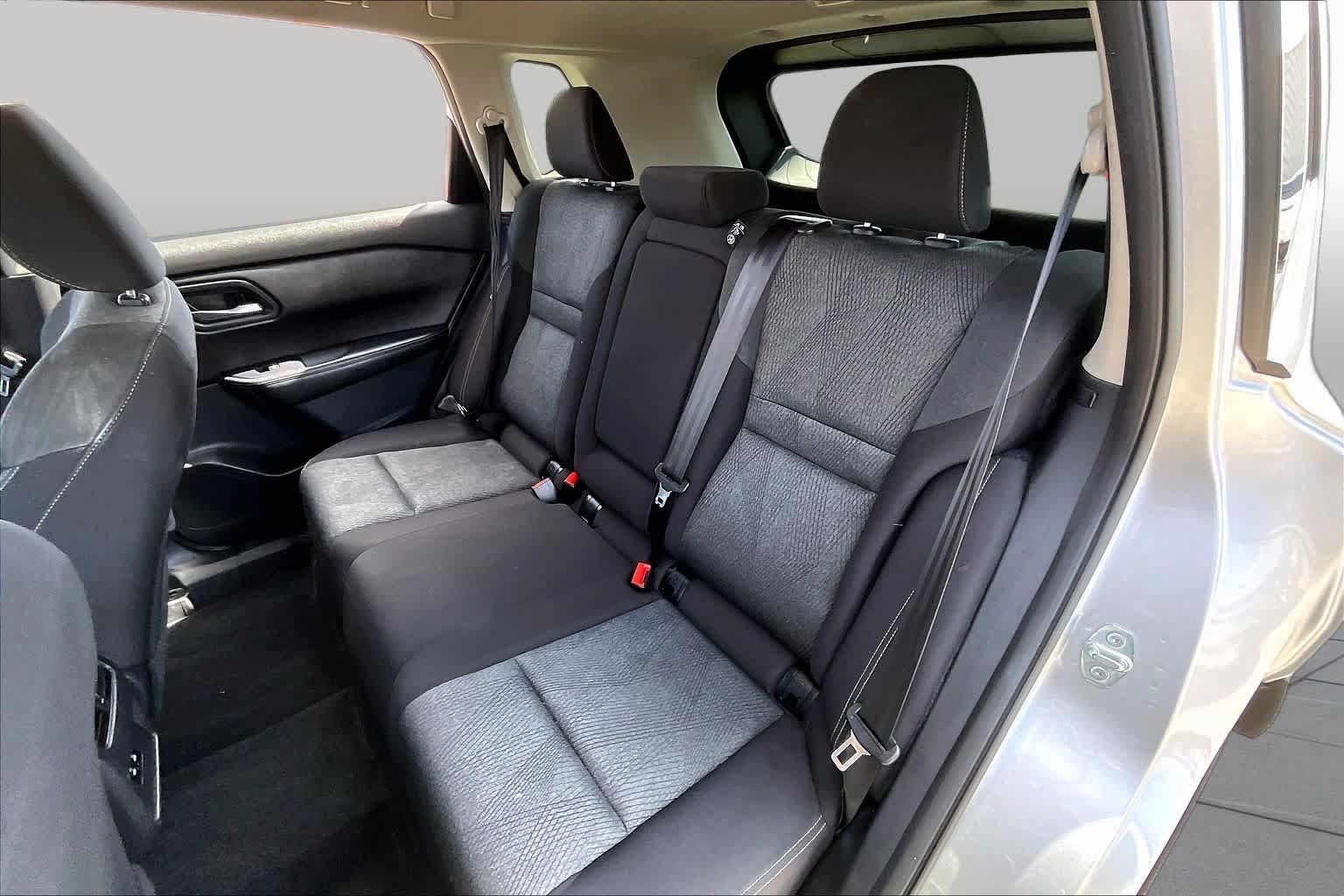 Used 2024 Nissan Rogue SV FWD image 20