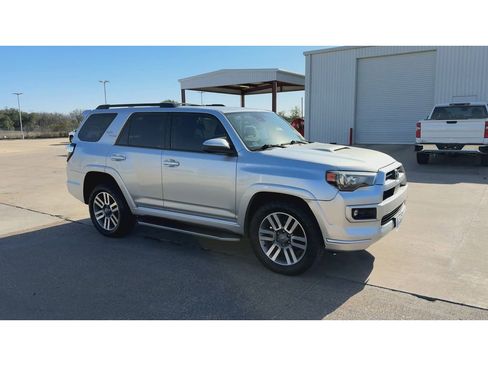 Used 2022 Toyota 4Runner TRD Sport image 2