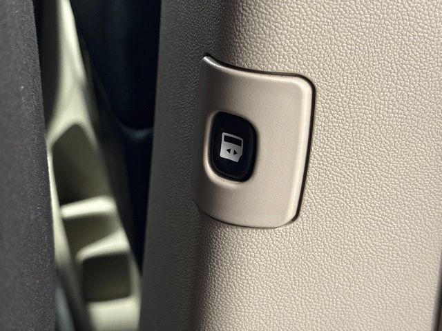 Used 2011 Dodge Grand Caravan Crew FWD image 36