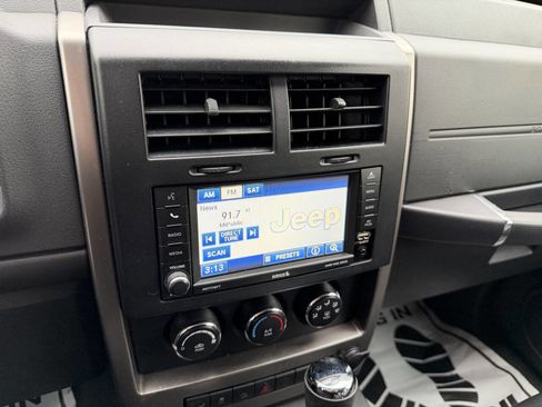 Used 2012 Jeep Liberty Sport image 36