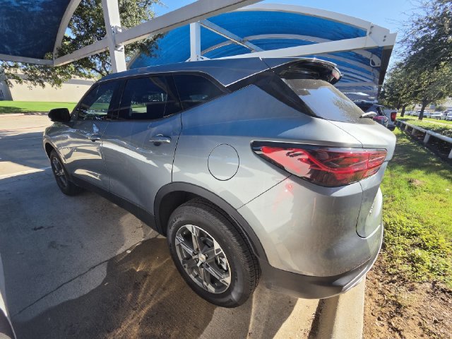 Used 2026 Chevrolet Blazer LT FWD image 3