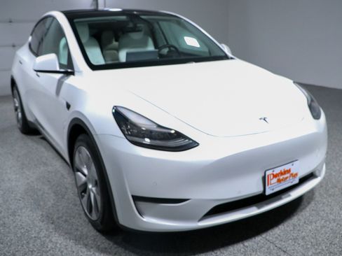 Used 2020 Tesla Model Y Long Range AWD/4WD image 5