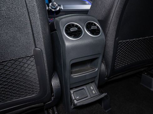 New 2025 Mercedes-Benz GLB 250 image 25