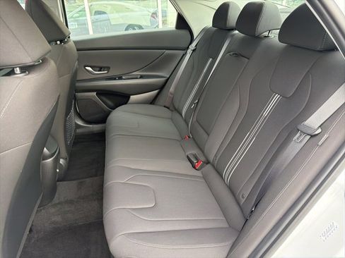 Certified 2024 Hyundai Elantra SEL w/ Convenience Package image 31